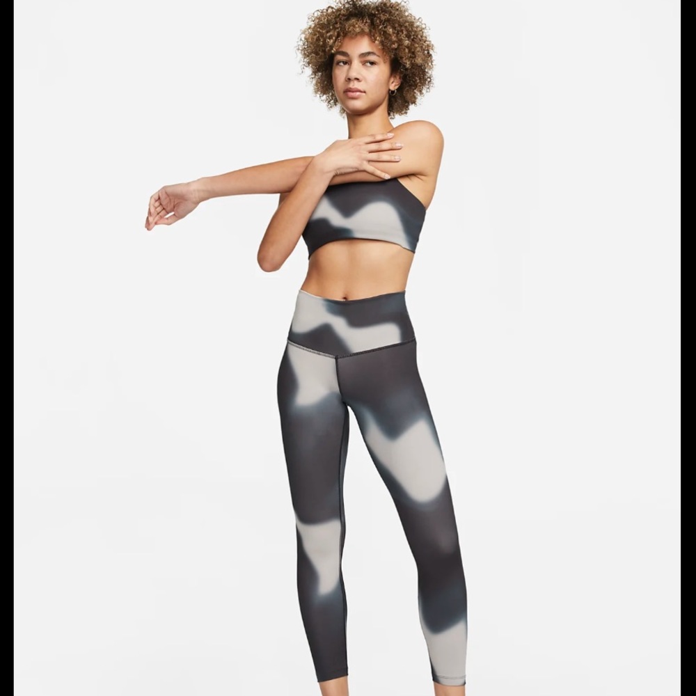 ✔️ NWT✔️ NIKE Yoga Dri-Fit 7/8 High Rise Gradient Dye Leggings